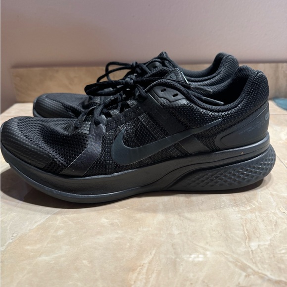 Nike run swift shoes black size 11 - Picture 1 of 7